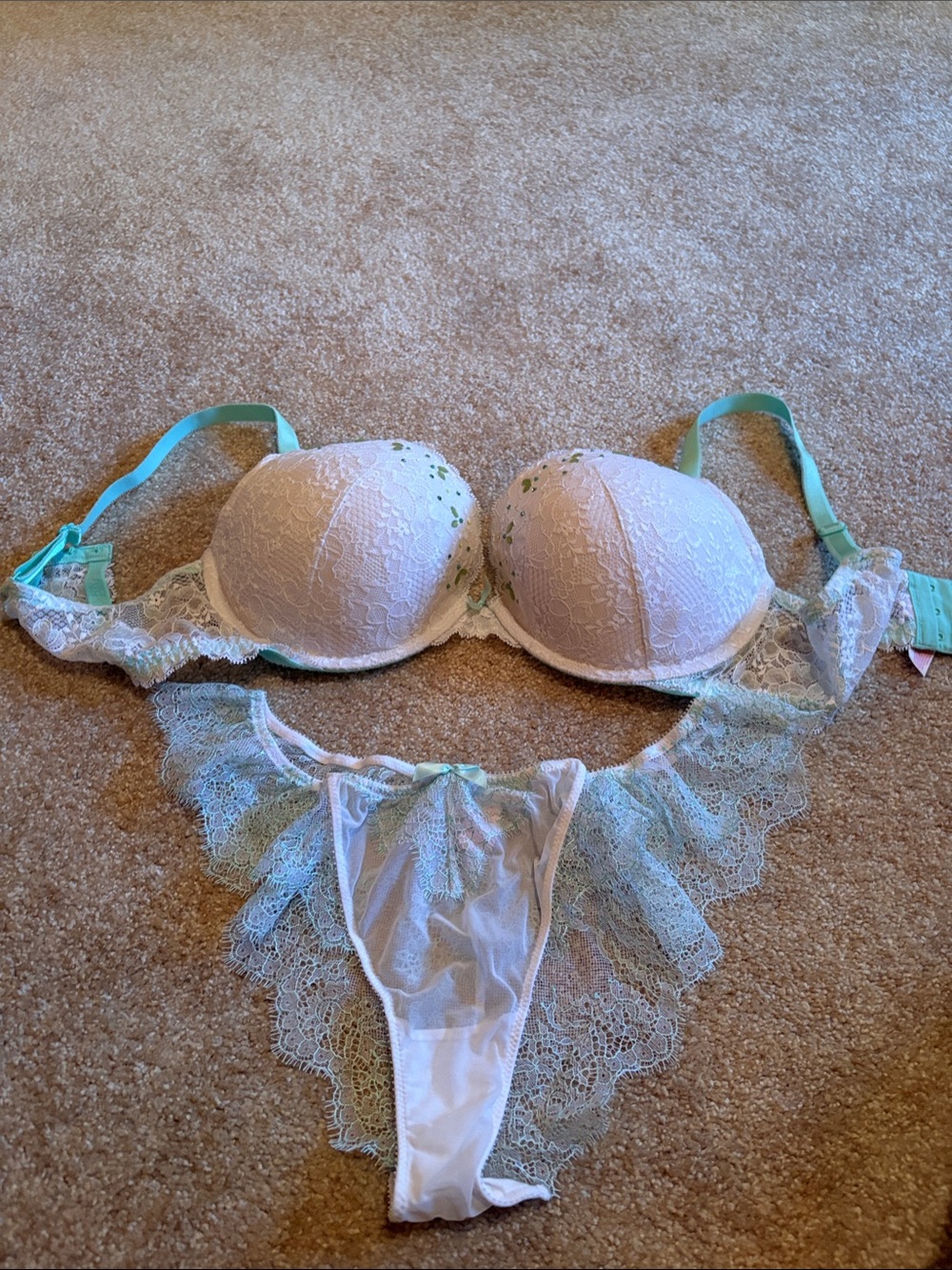 Light mint Lace Push-Up Bra & Lace-Trim Thong with Mint Accents